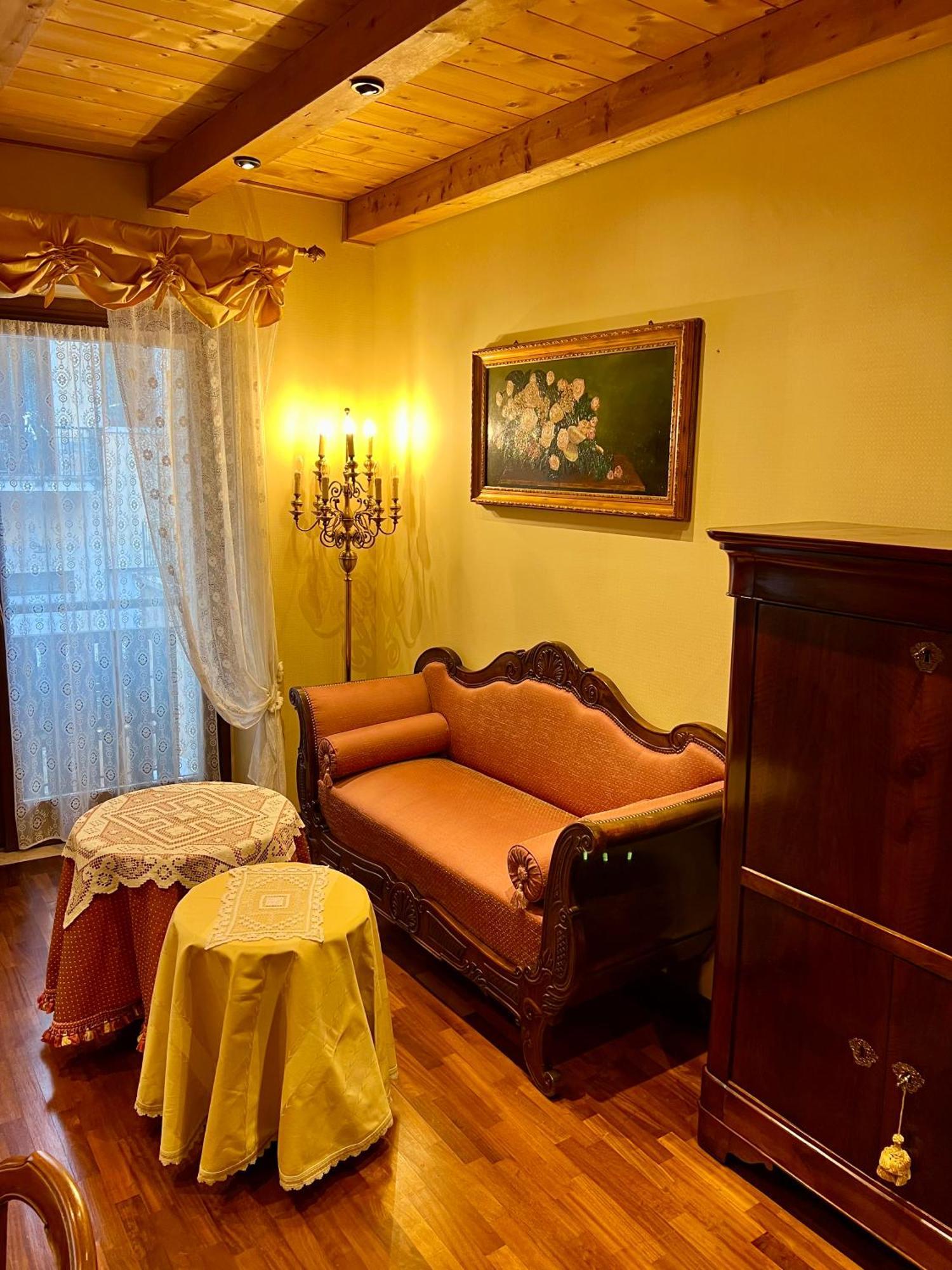 Apartment Manzoni, Center